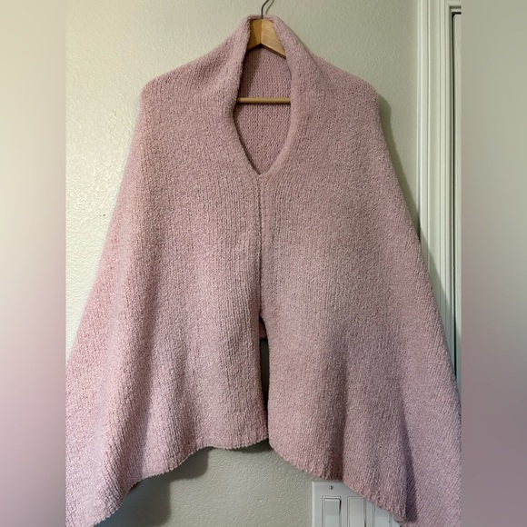 Tommy Bahama Pink Poncho Sweater with Fuzzy Texture - Picture 1 of 12